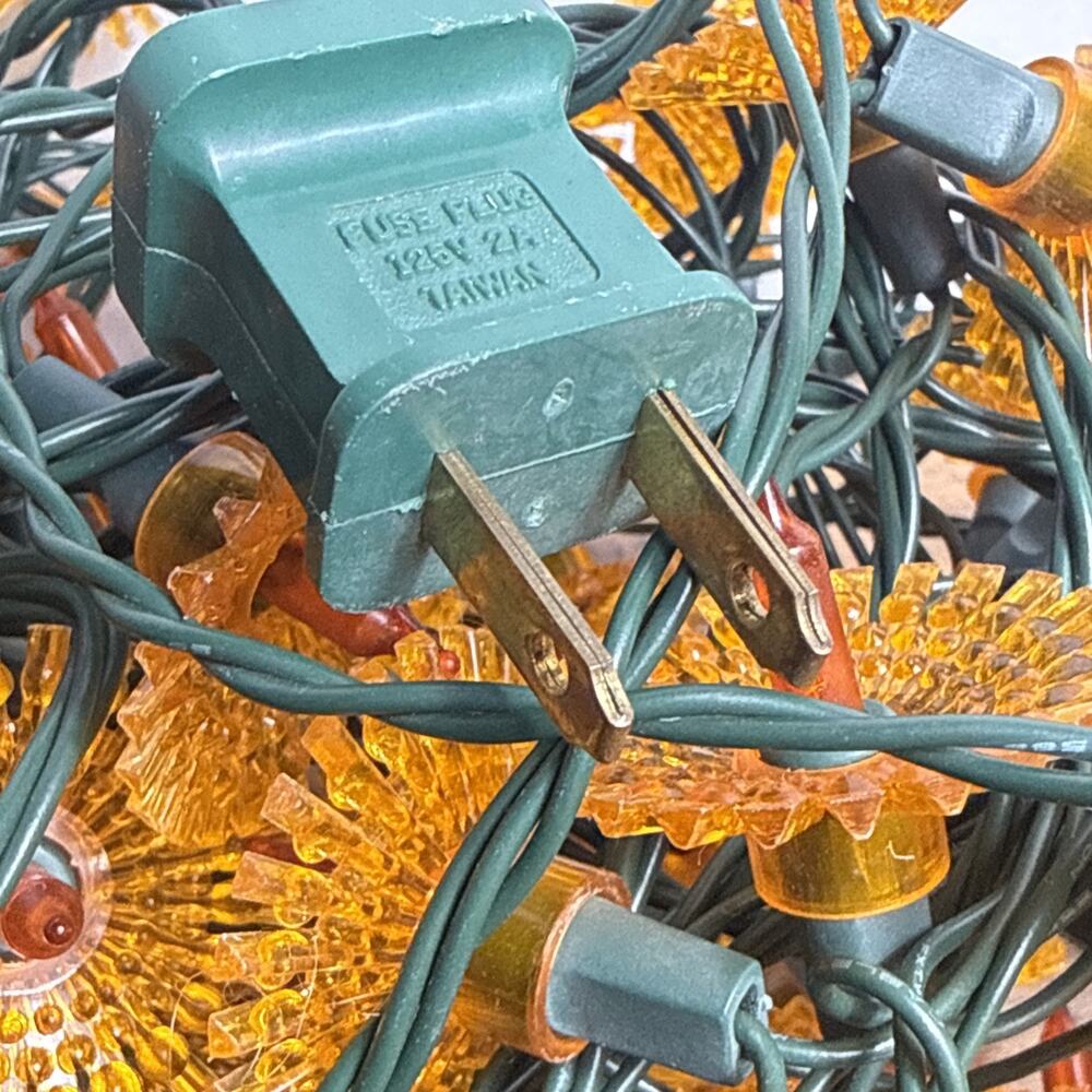 Vintage Christmas Light Reflectors 100 Plastic Starburst Atomic Retro Orange 64' - Picture 7 of 9